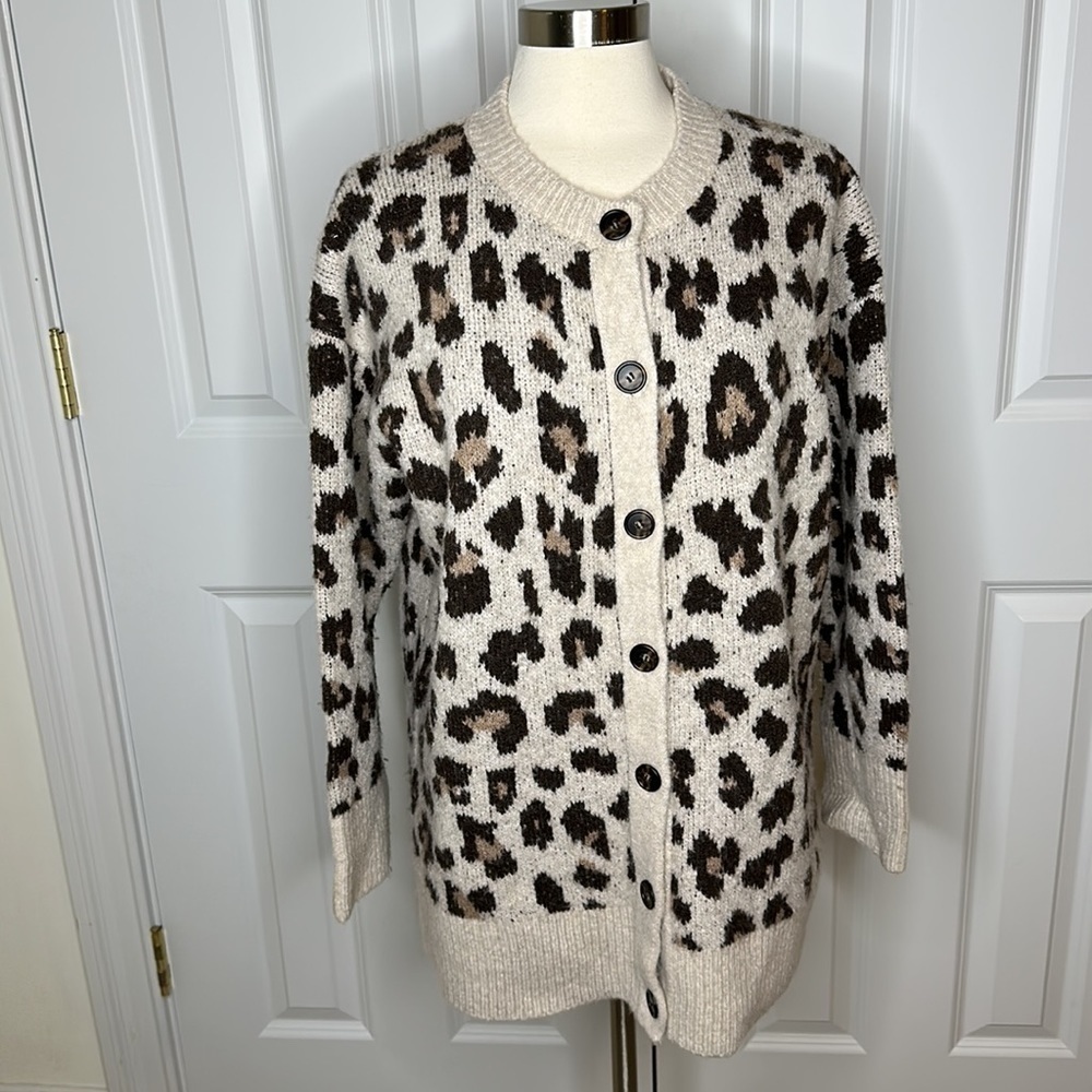 J. Crew Oversized Sweater Cardigan in Leopard Print SzM - Picture 4 of 11